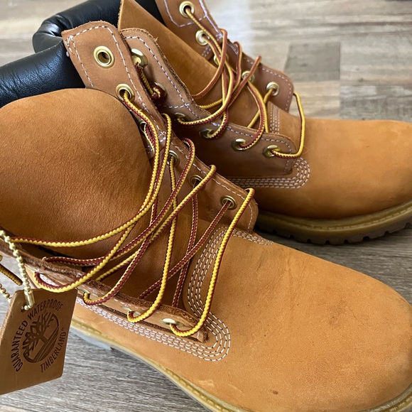 Women’s Timberland Boots - Picture 3 of 3